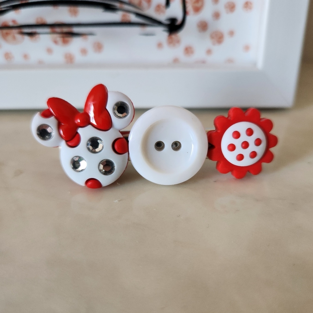 Minnie Mouse hairclip